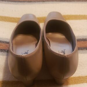 Elegant Tan Women's Shoes